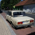 Ведро с болтами