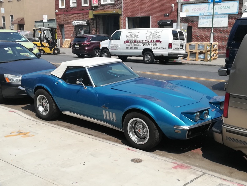 1969_corvette_stingray_coupe.jpg